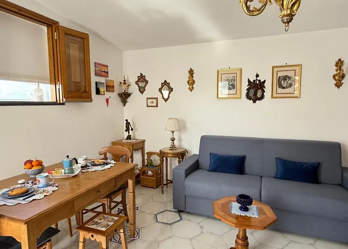 Resta Cu Mme Nyaraló Praiano